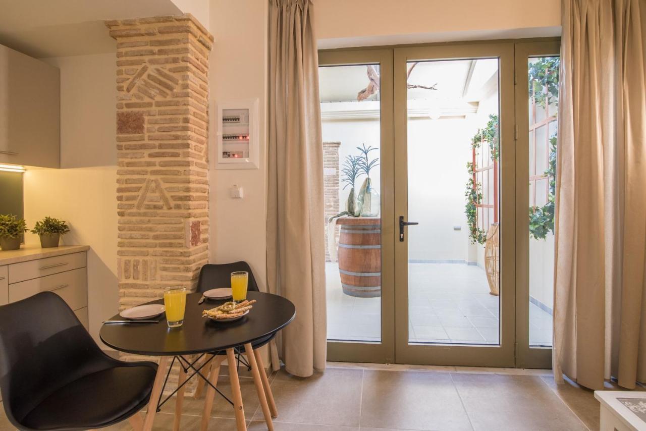 Lodge Modern Apartments, In Kalamaki Centre Quarto foto